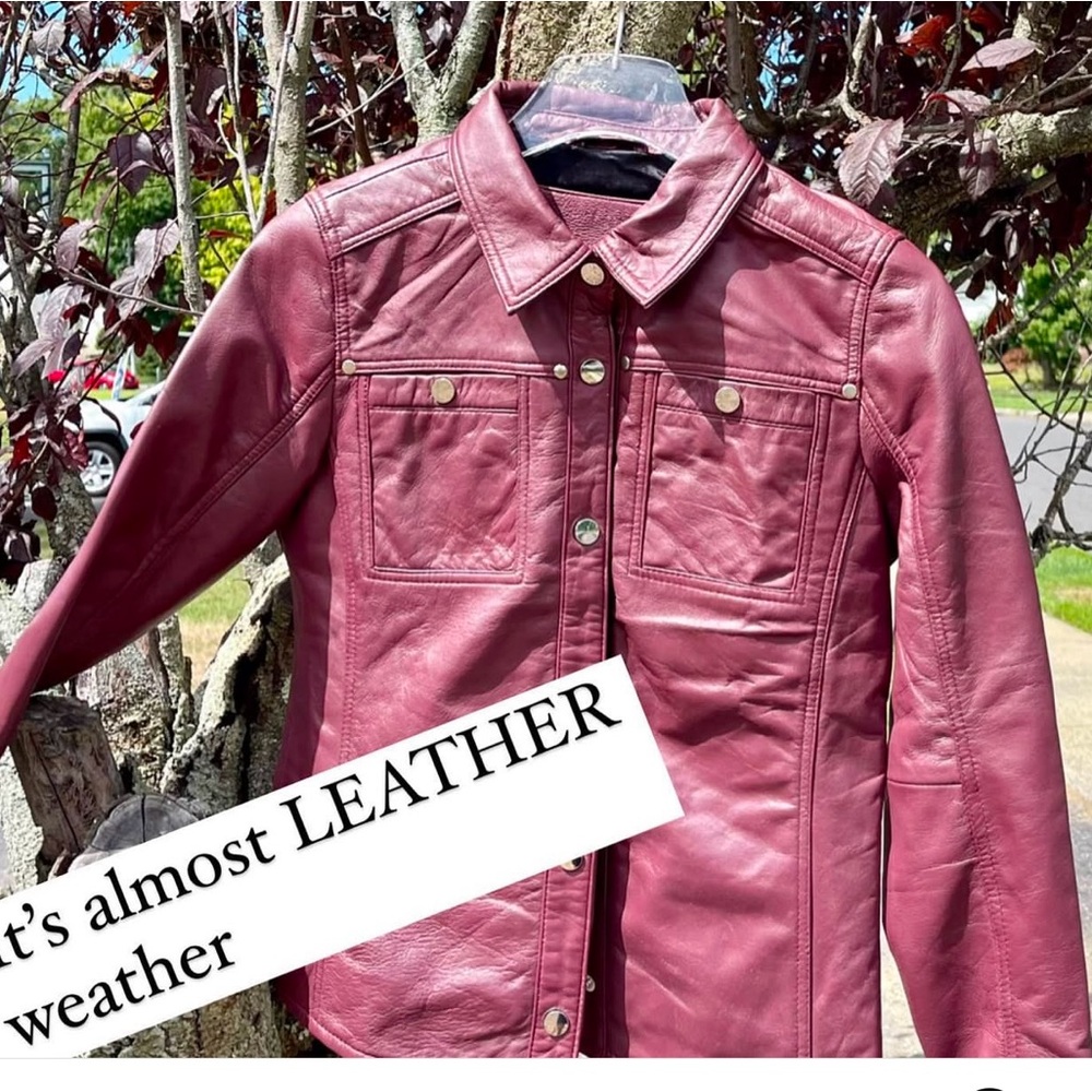 Brand is “Cynteera”
Soft leather 
Snaps to close or leave open